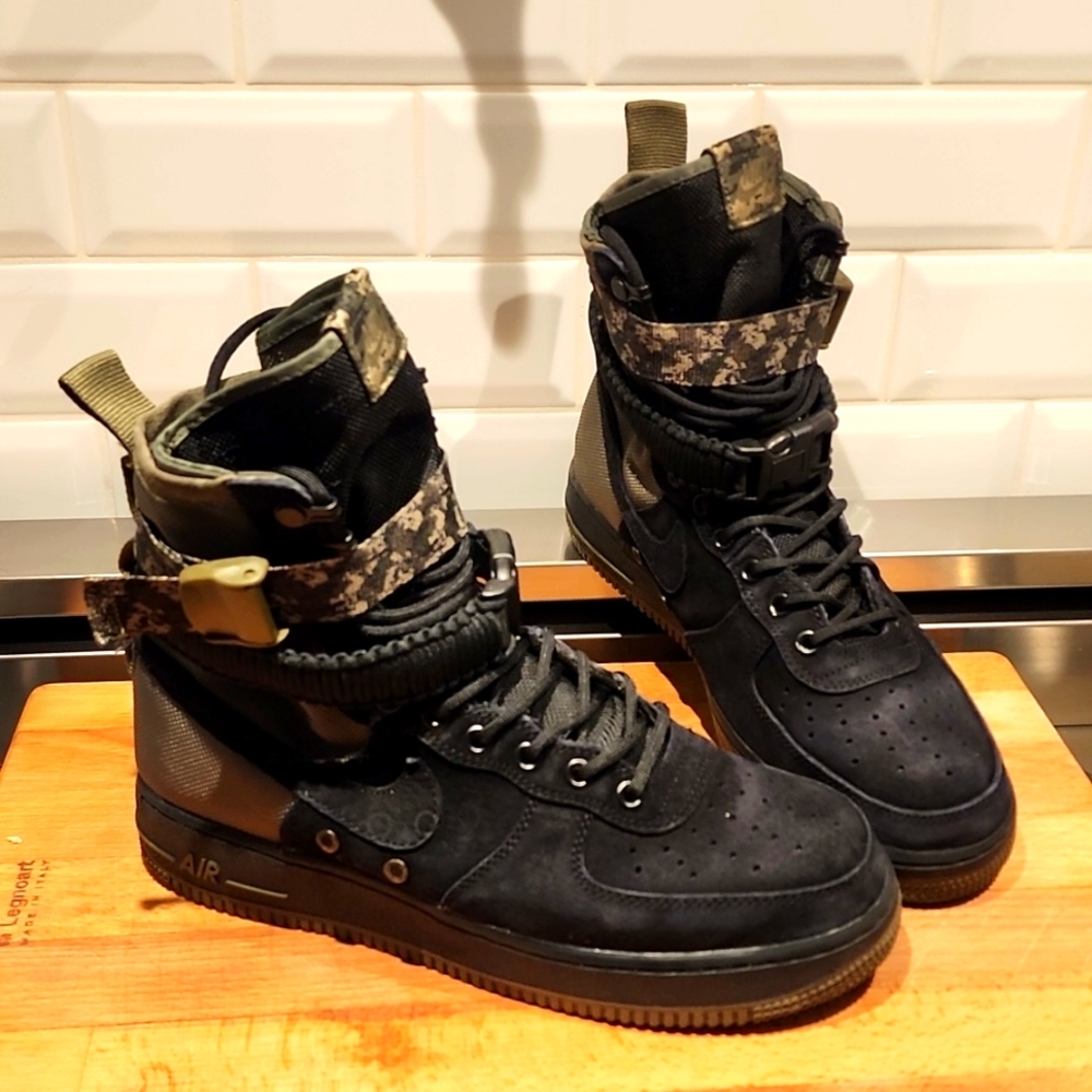 NIKE SF AF1 AIR FORCE 1 SPECIAL FIELD BLACK OLIVE DIGI CAMO BOOTS (US 9)